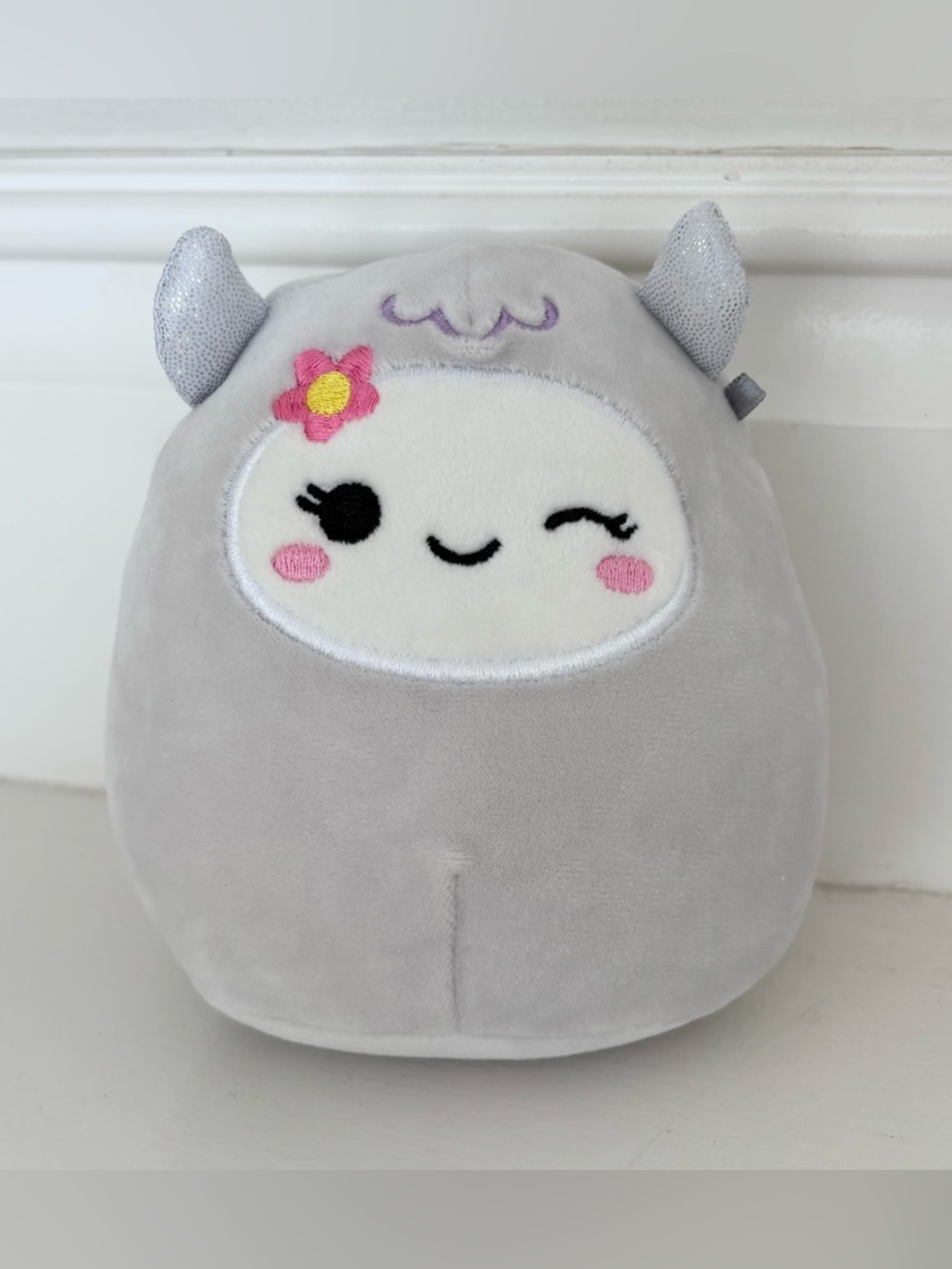 Squishmallows Riah the Yeti 5” Plush - Picture 1 of 7